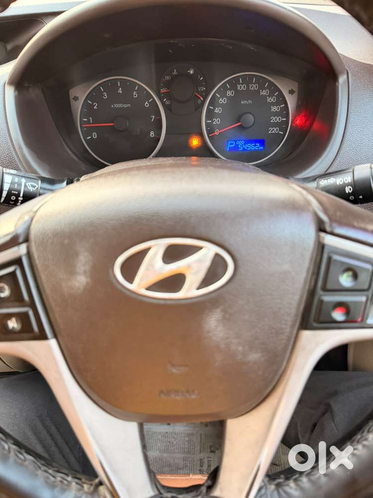 Hyundai I20 1.4 Asta (at), 2011, Petrol