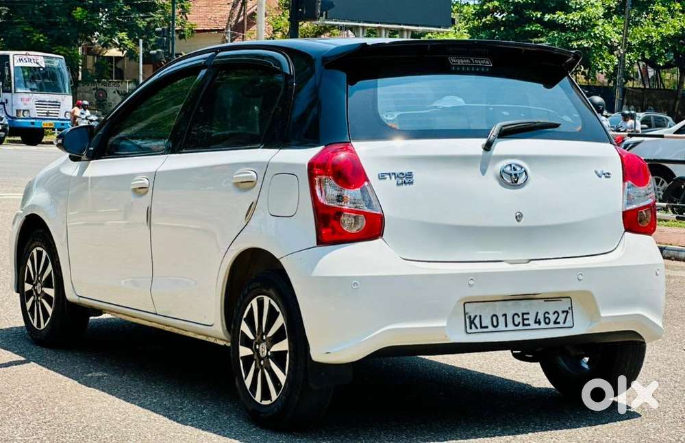 2018 Toyota Etios Liva Diesel V Dual Tone
