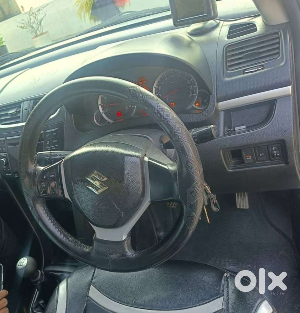 Maruti Suzuki Swift Vvt Zxi, 2012, Petrol