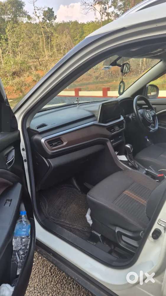 Maruti Breeza Zxi Smart Hybrid Automatic 2023 September