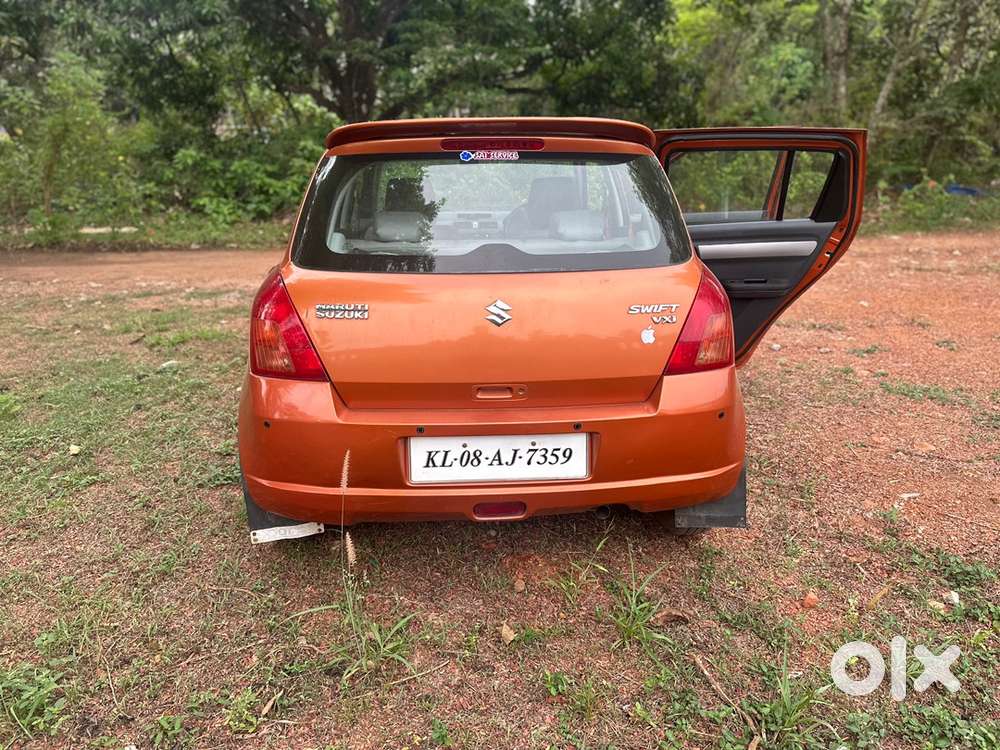 Maruti Suzuki Swift 2006 Petrol 87500 Km Driven
