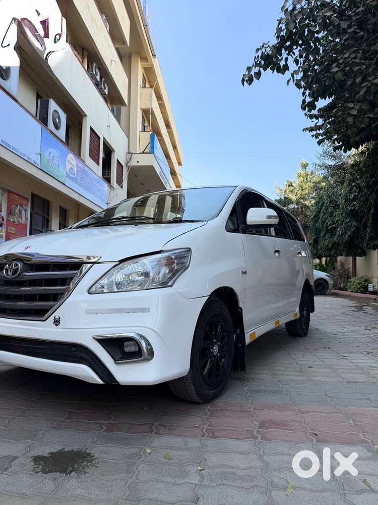 Toyota Innova 2012 Diesel Well Maintained
