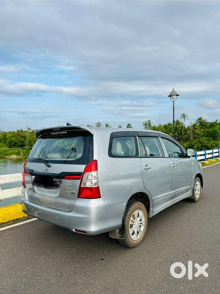 Toyota Innova 2015 Diesel 223000 Km Driven