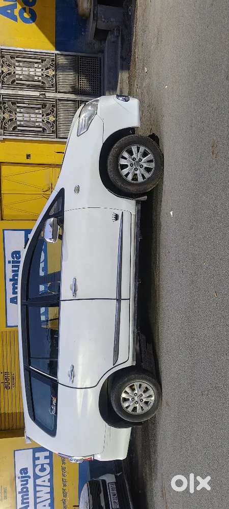 Toyota Innova Crysta 2012