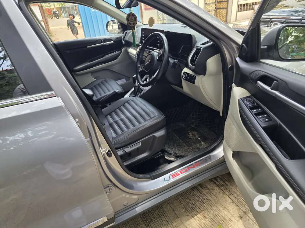 Kia Sonet Htx 1.5 Diesel Manual Topend With Sunroof  2022 Model
