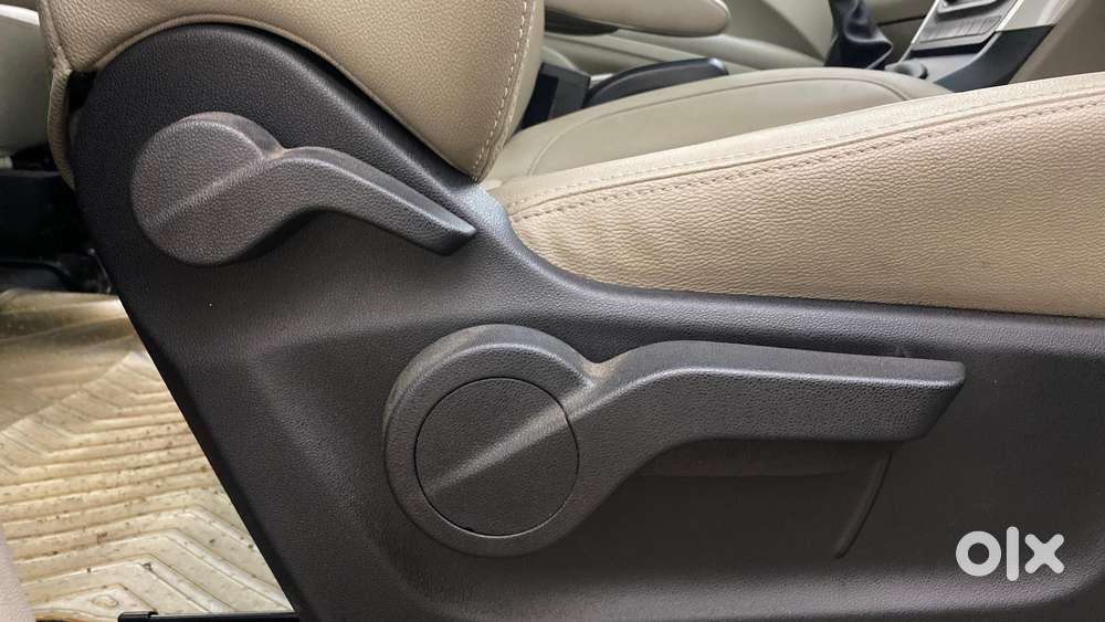 Mahindra Marazzo M8, 2018, Diesel