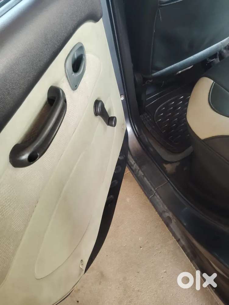 Hyundai Staria 2012