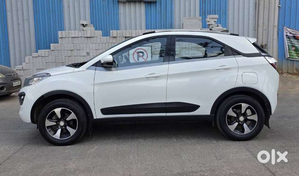 Tata Nexon 1.2 Revotron Xza Plus, 2018, Cng & Hybrids