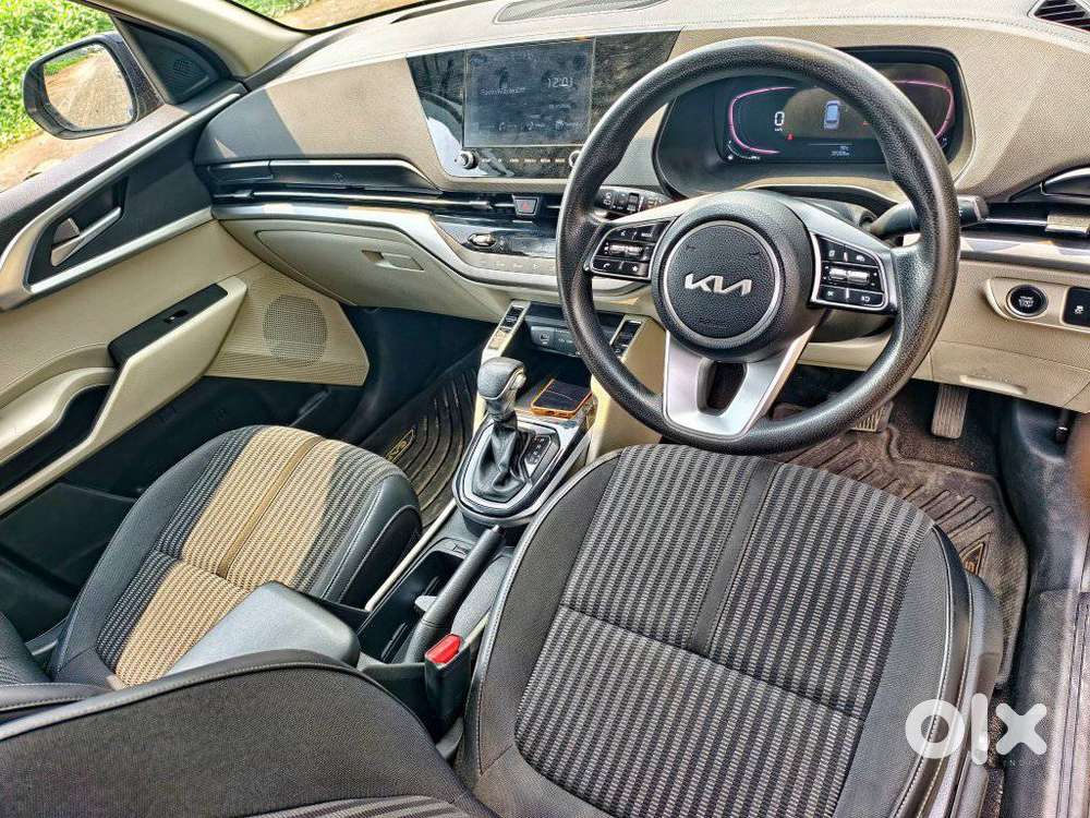 Kia Carens Prestige Plus (o) 1.5 Turbo Petrol Dct 7-seater, 2022