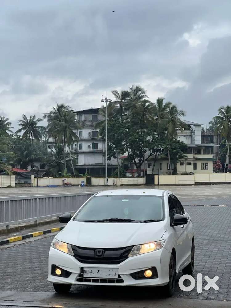 Sale Honda City 2014 Model 1.5 Vi- Vtec No Replacement Good Condition