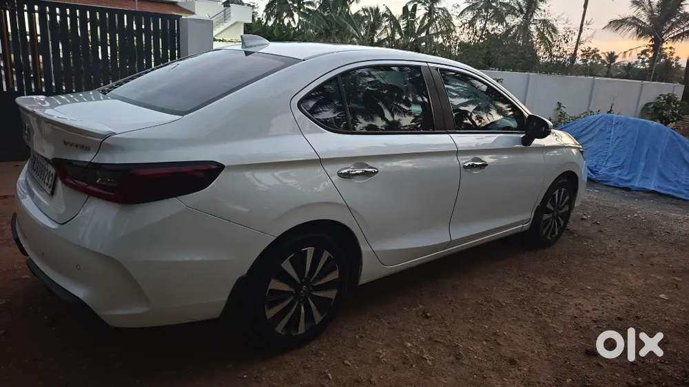 Well Maintained Honda City Zx 2024 Petrol Automatic