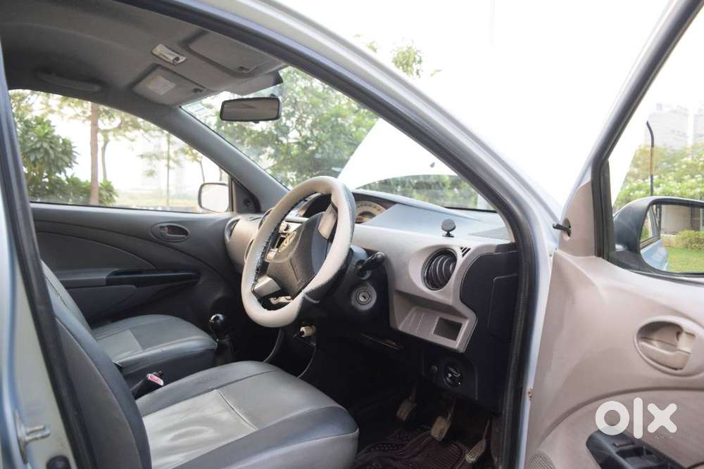 Toyota Etios Eh-gs Serene Bluish Silver
