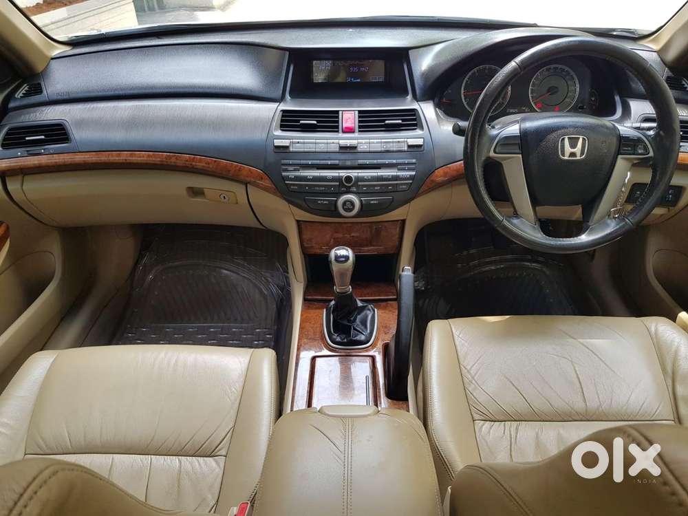 Honda Accord 2.4 Elegance Manual, 2011, Petrol