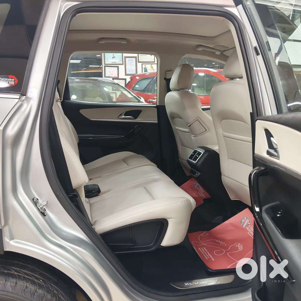 Mahindra Xuv700 2.0 Ax 7 Petrol At Luxury Pack Str, 2023, Petrol