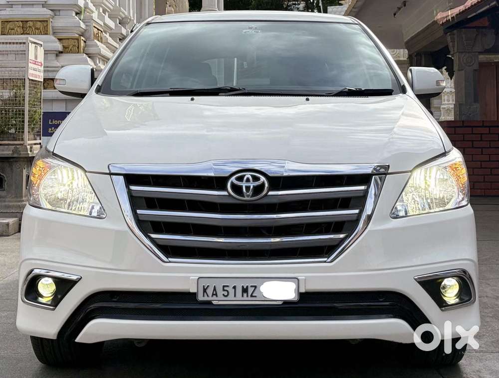 Toyota Innova 2.5 Gx (diesel) 8 Seater Bs Iv, 2015, Diesel