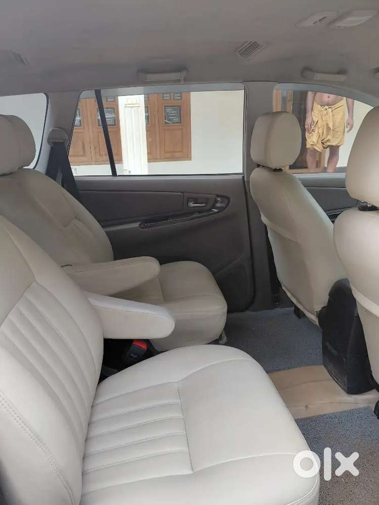 Innova 2.5 Well Maintained