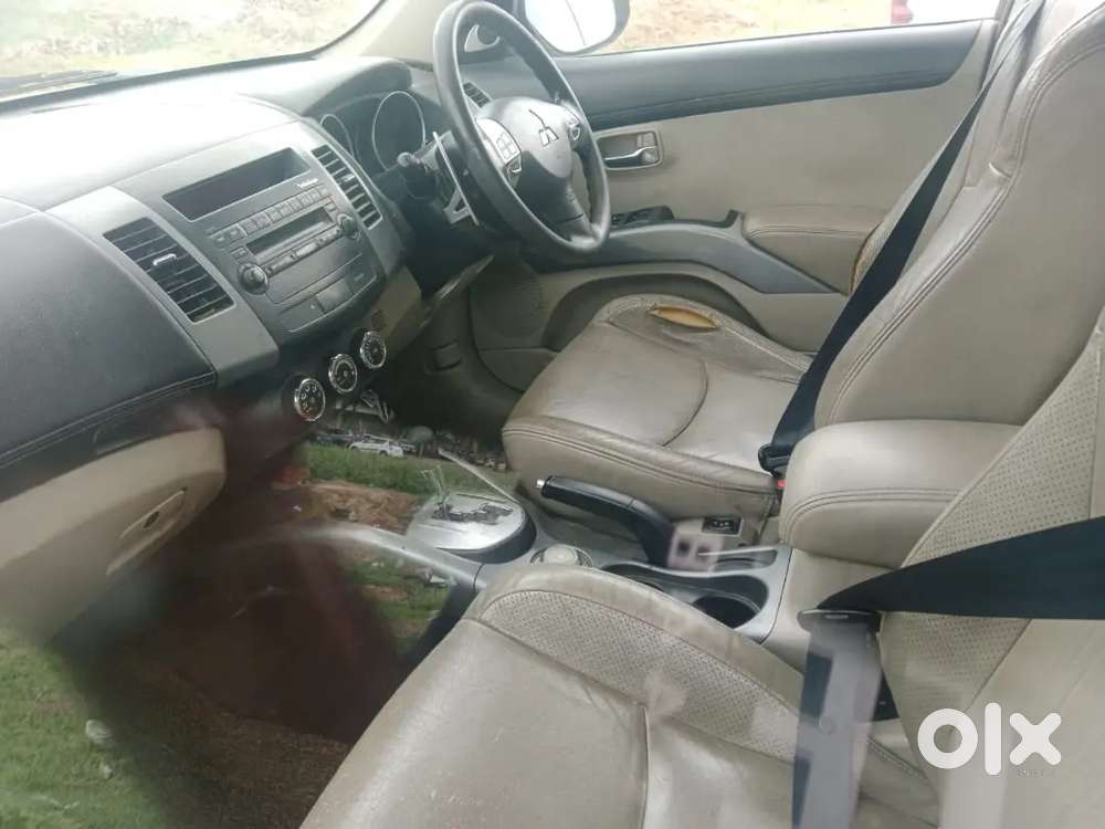Mitsubishi Outlander 2010 Petrol Good Condition.