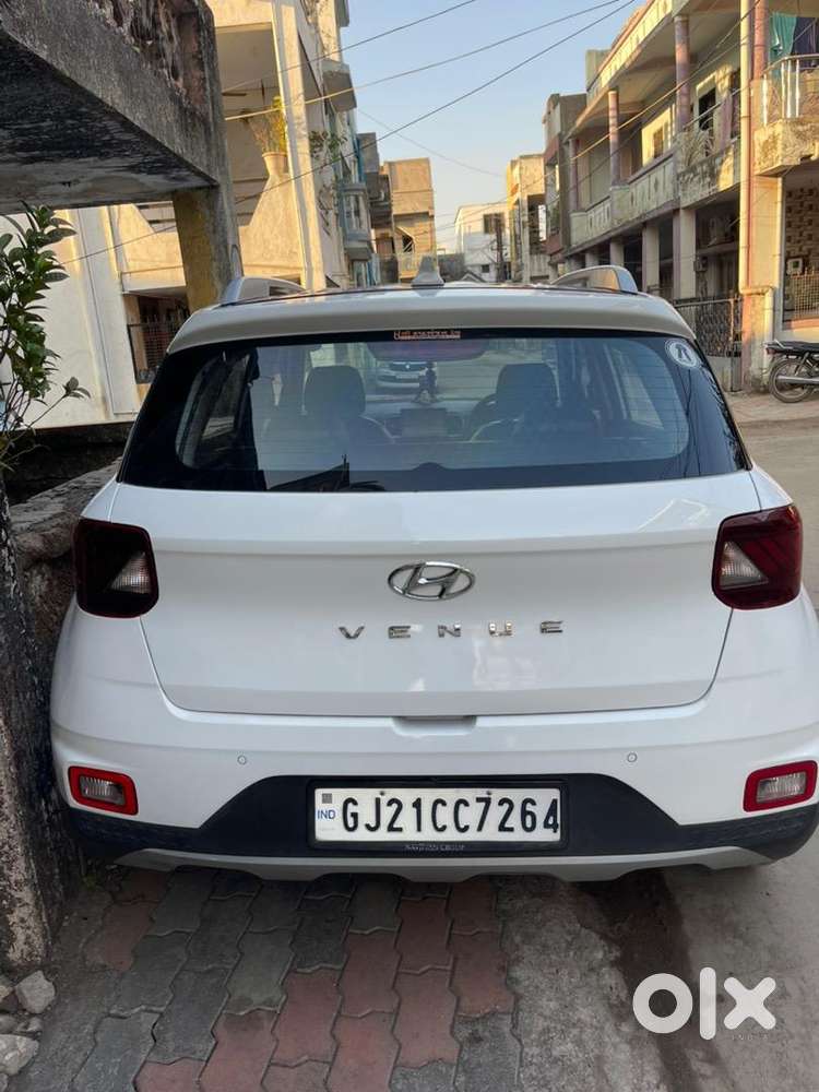Hyundai Venue Cng Car 2021