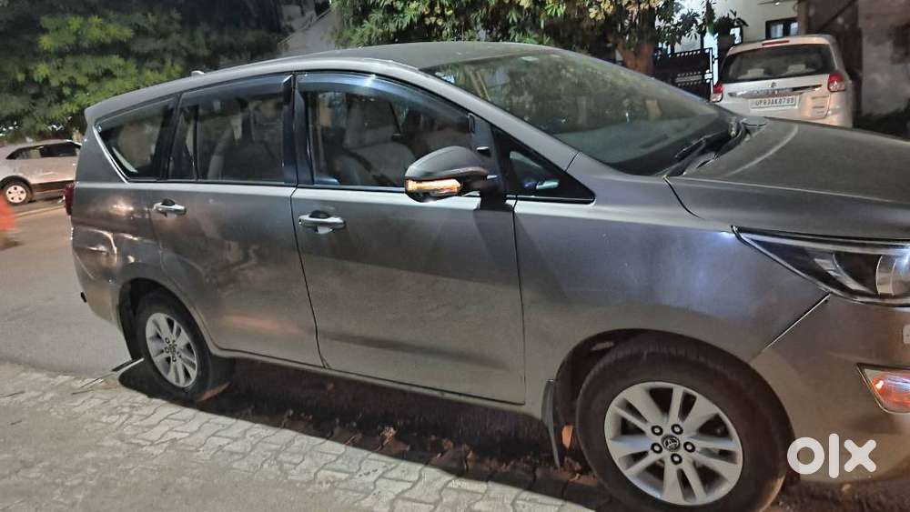 Toyota Innova Crysta 2.4 G Mt, 2016, Diesel