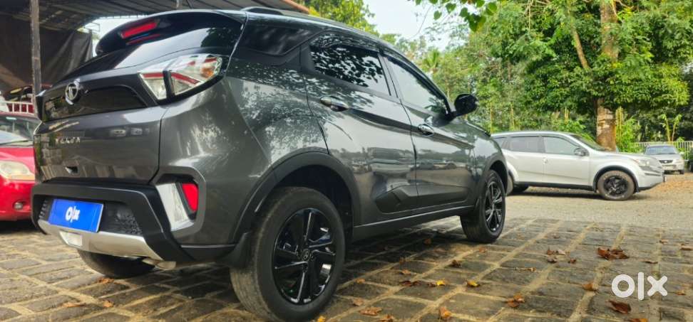 Tata Nexon, 2022, Petrol