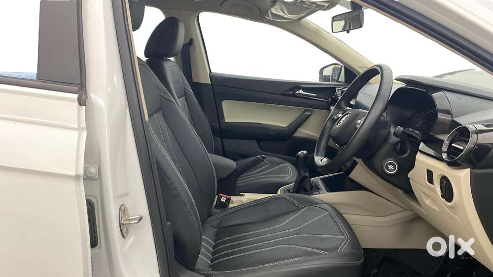 Skoda Slavia 1.0 Ambition Tsi At, 2023, Petrol
