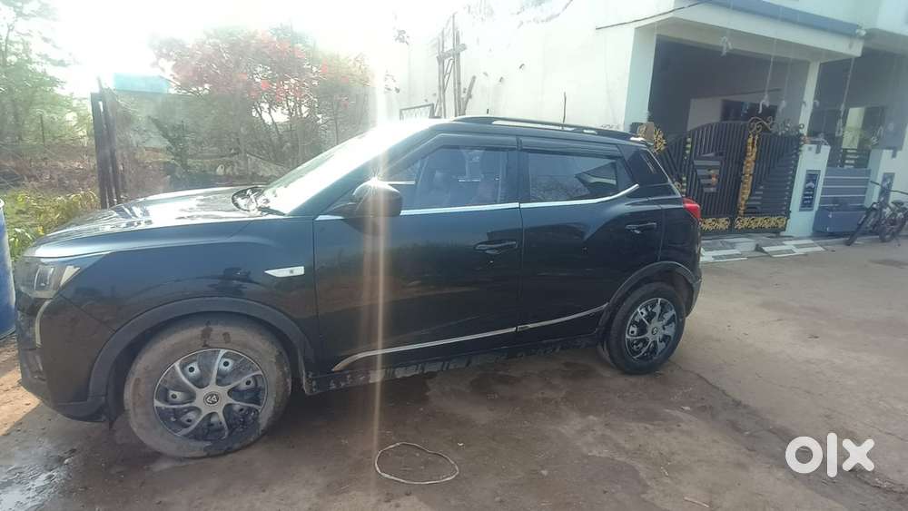 Mahindra Xuv300 2023 Petrol Well Maintained