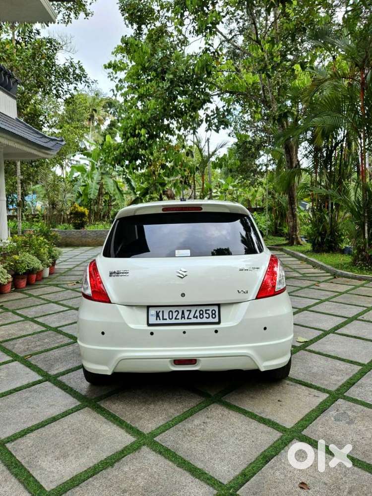 Maruti Suzuki Swift Vxi Glory Limited Edition, 2017, Petrol