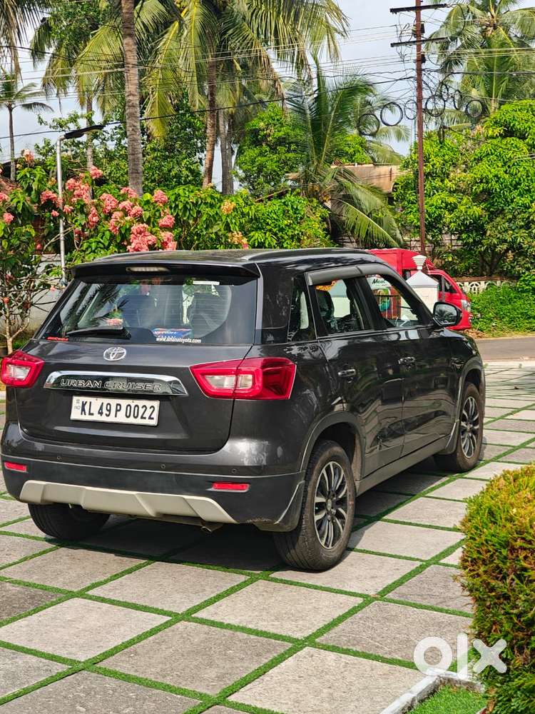 Toyota Urban Cruiser 1.5 Premium Grade Dual Tone At, 2022, Petrol