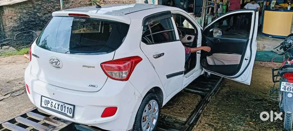 Hyundai Grand I10 2015 Diesel 70155 Km Driven