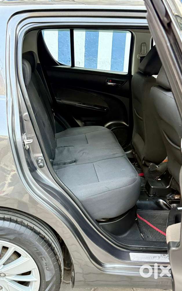 Maruti Suzuki Swift Vvt Zxi, 2018, Petrol