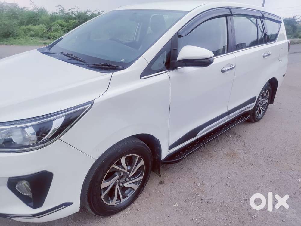 Toyota Innova Crysta 2.4 G Mt, 2022, Diesel