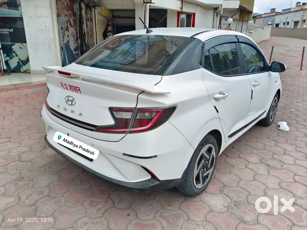 Aura S Cng And Petrol