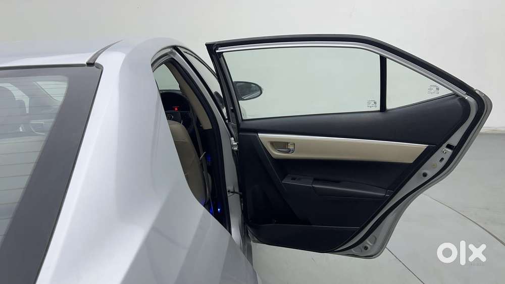 Toyota Corolla Altis 2013-2017 Vl At, 2015, Petrol