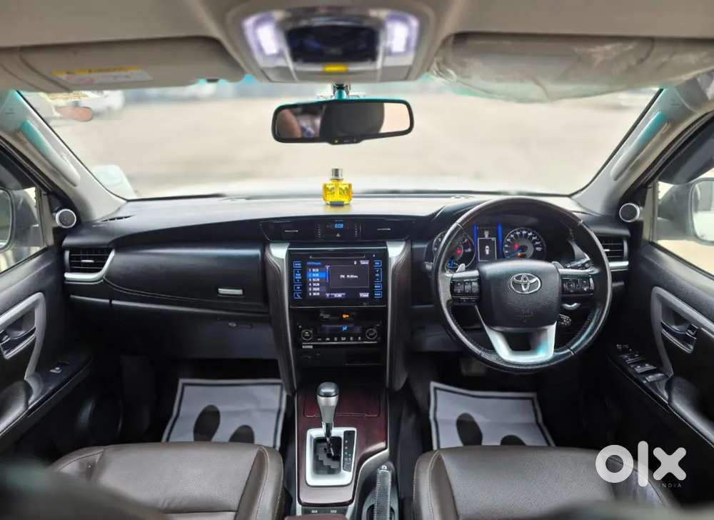 Toyota Fortuner 4x2 Auto Diesel 1st Owner Company Record