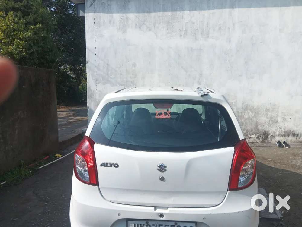 Colour Superior White Capacity 5 Seater