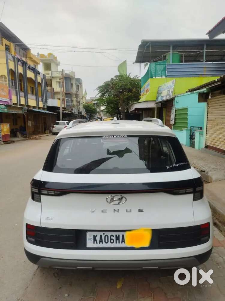 Hyundai Venue 2023 Plus Mt