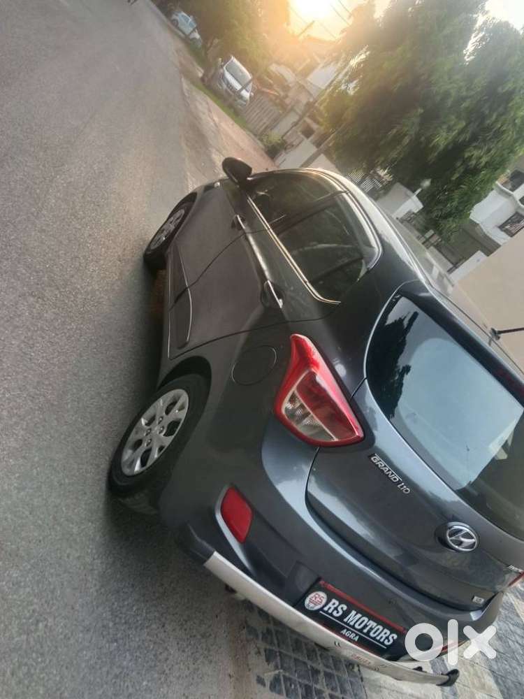 Hyundai Grand I10 Sportz, 2015, Petrol