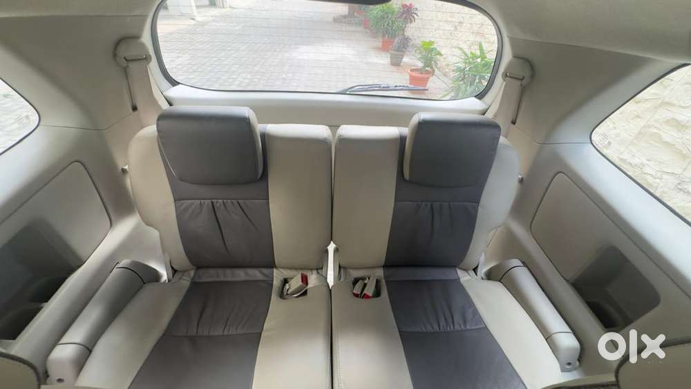 Toyota Innova 2.5 Z Diesel 7 Seater Bs Iv, 2014, Diesel