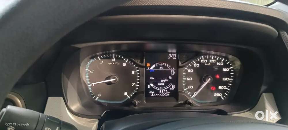 Frontal Armrest ,power Windows,power Steering,large Bootspace