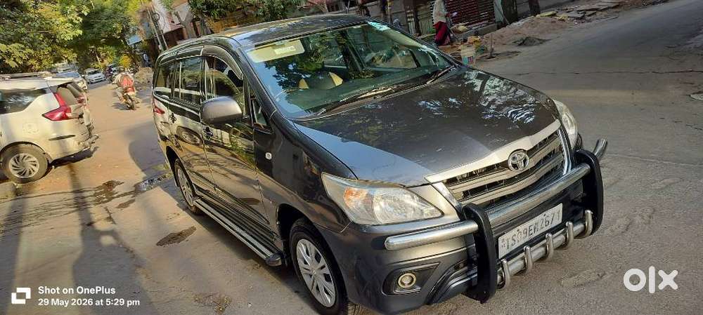 Toyota Innova 2.5 G (diesel) 8 Seater Bs Iv, 2016, Diesel