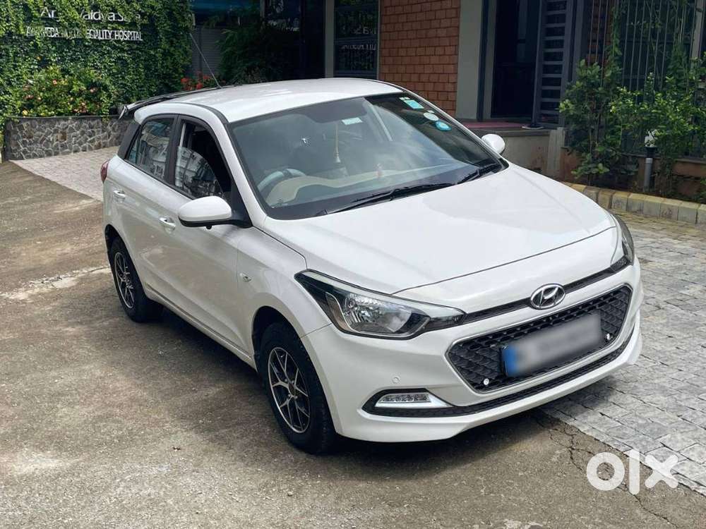 Nri-driven, Well Maintained Elite I20