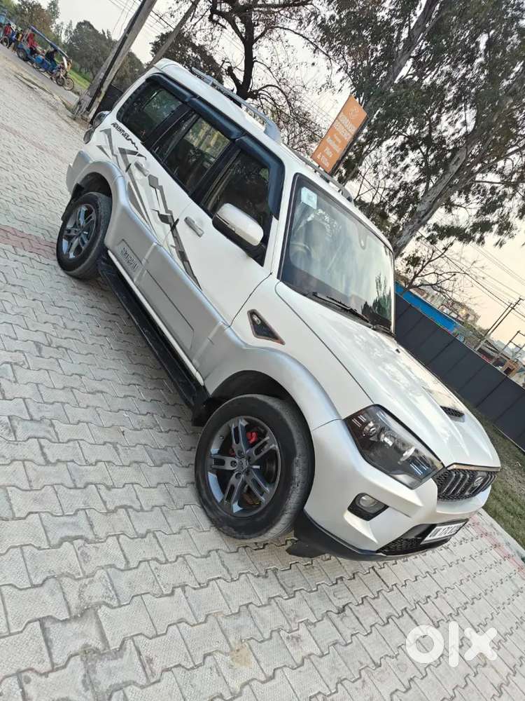 Mahindra Scorpio 2016 Diesel 72500 Km Driven