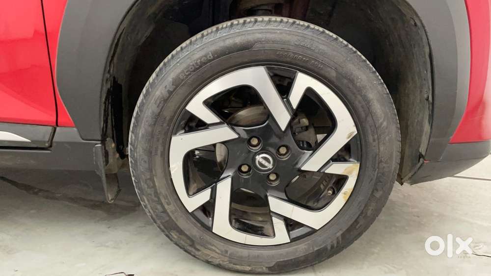 Nissan Magnite 1.0 Xv Premium, 2023, Petrol