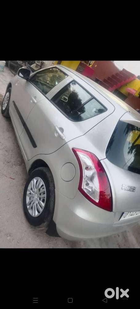 Maruti Suzuki Swift Lxi Optional-o, 2015, Petrol