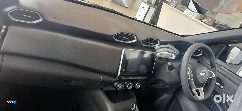 Nissan Car Petrol Automatic 2025