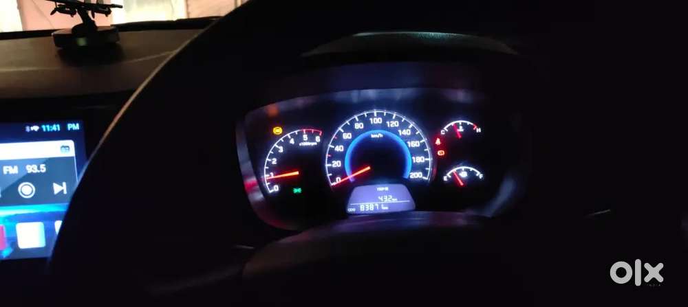 Hyundai Grand I10 2013 Diesel Manual Tyre And Battery New  Average 20+
