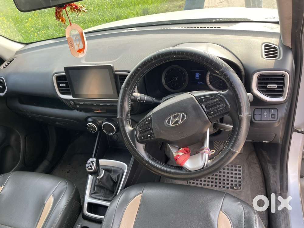 Hyundai Venue 2020 Petrol Well Maintained