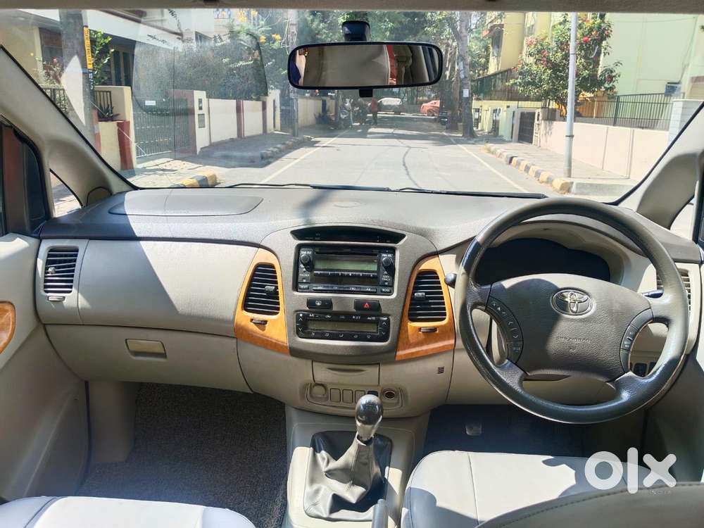 Toyota Innova 2004-2011 2.5 V Diesel 7-seater, 2010, Diesel