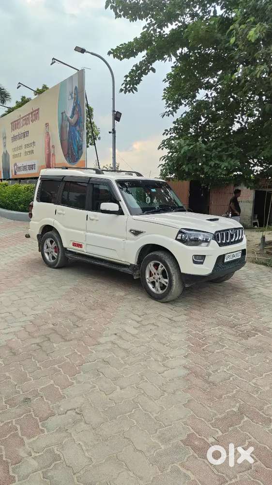 Mahindra Scorpio S 10 2.5 Diesel 2015