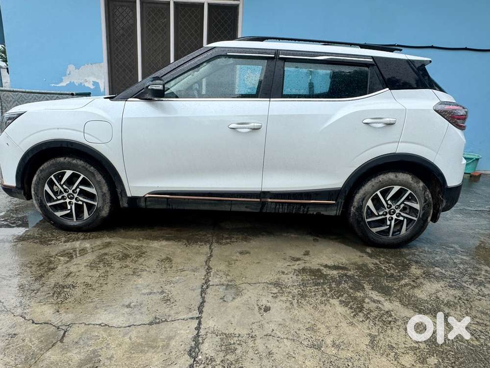 Mahindra Xuv400 Ev 2024 Electric Well Maintained